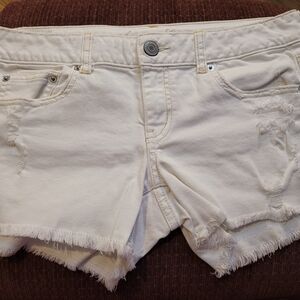 American Eagle Women's White Distressed Denim Shorts Sz.8